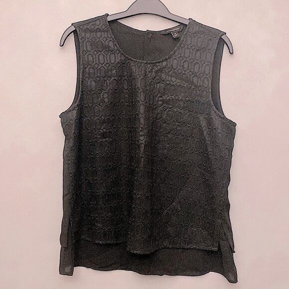 Banana Republic Black sleeveless blouse with lace front detail - Picture 1 of 6